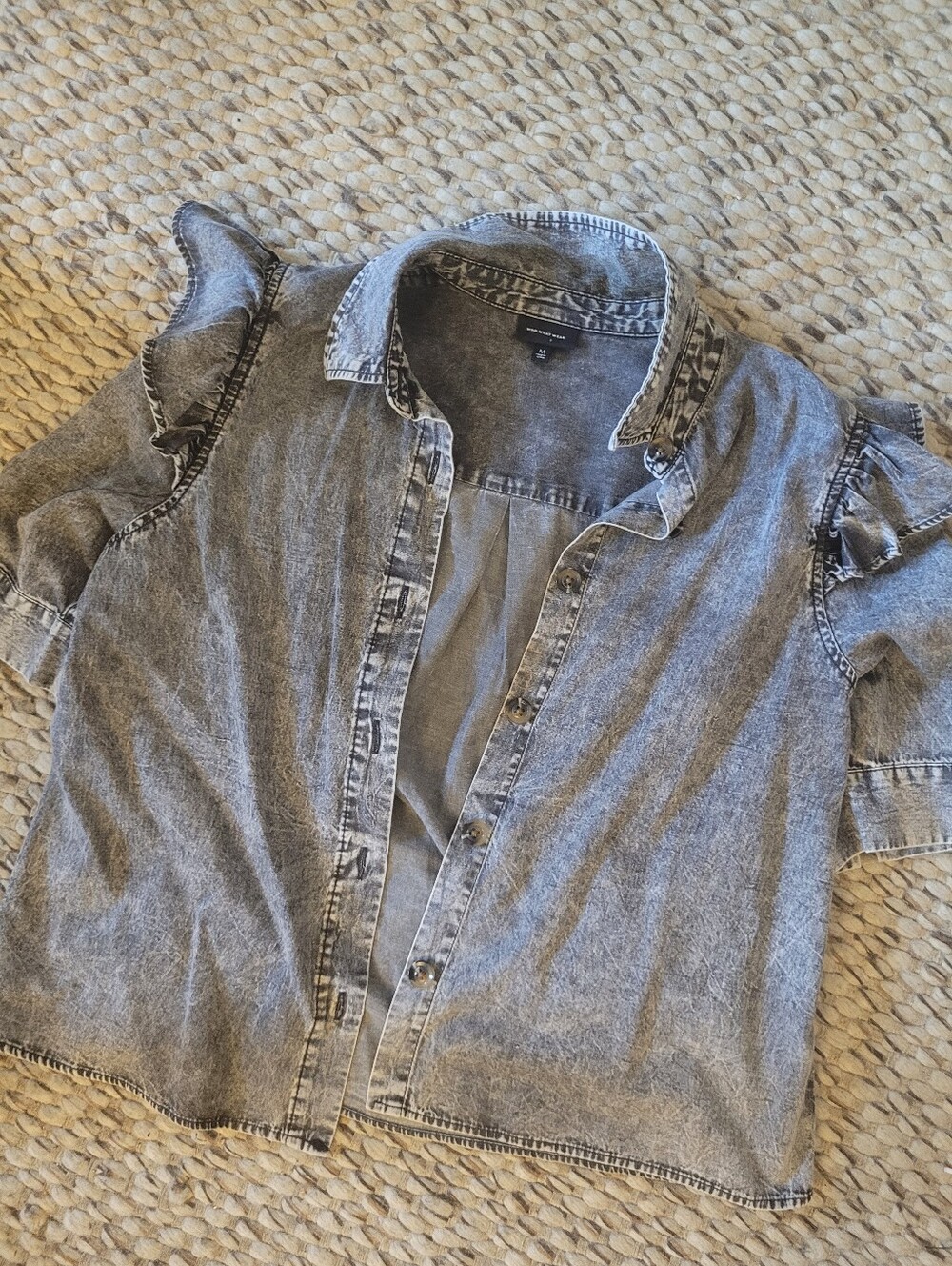 Who What Wear Washed Gray Denim Ruffle Sleeve Women's Shirt
